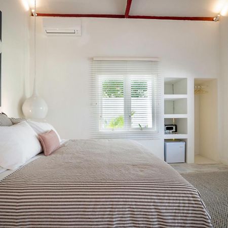 Ria Uluwatu, Tropical Chic Hotel מראה חיצוני תמונה