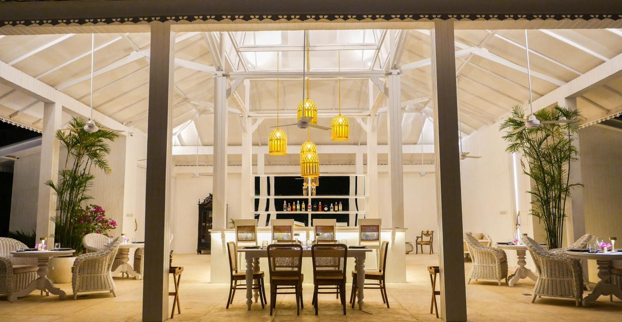 Ria Uluwatu, Tropical Chic Hotel מראה חיצוני תמונה