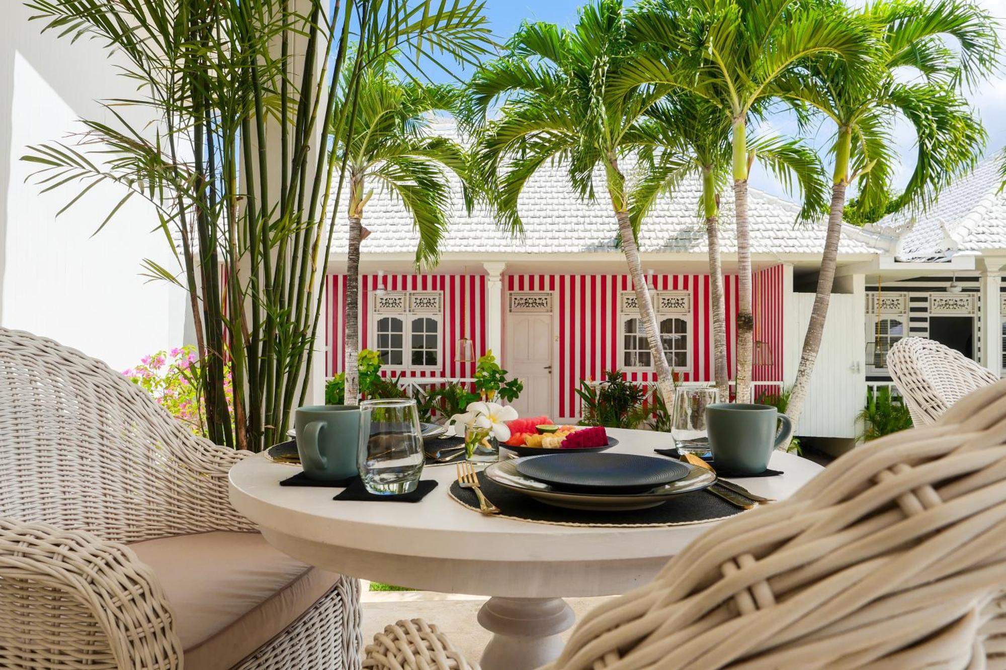 Ria Uluwatu, Tropical Chic Hotel מראה חיצוני תמונה