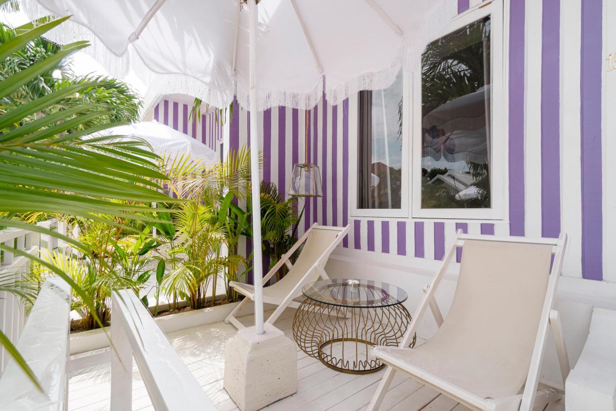 Ria Uluwatu, Tropical Chic Hotel מראה חיצוני תמונה