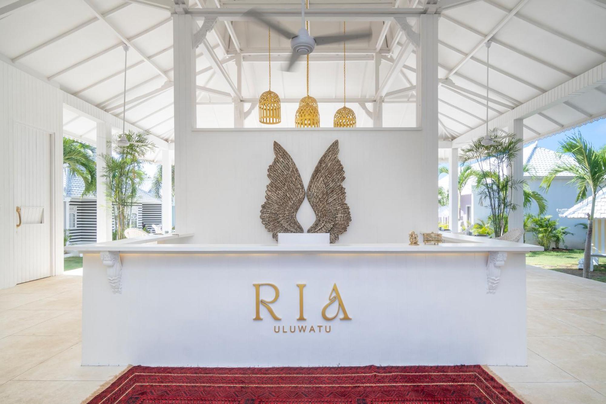 Ria Uluwatu, Tropical Chic Hotel מראה חיצוני תמונה