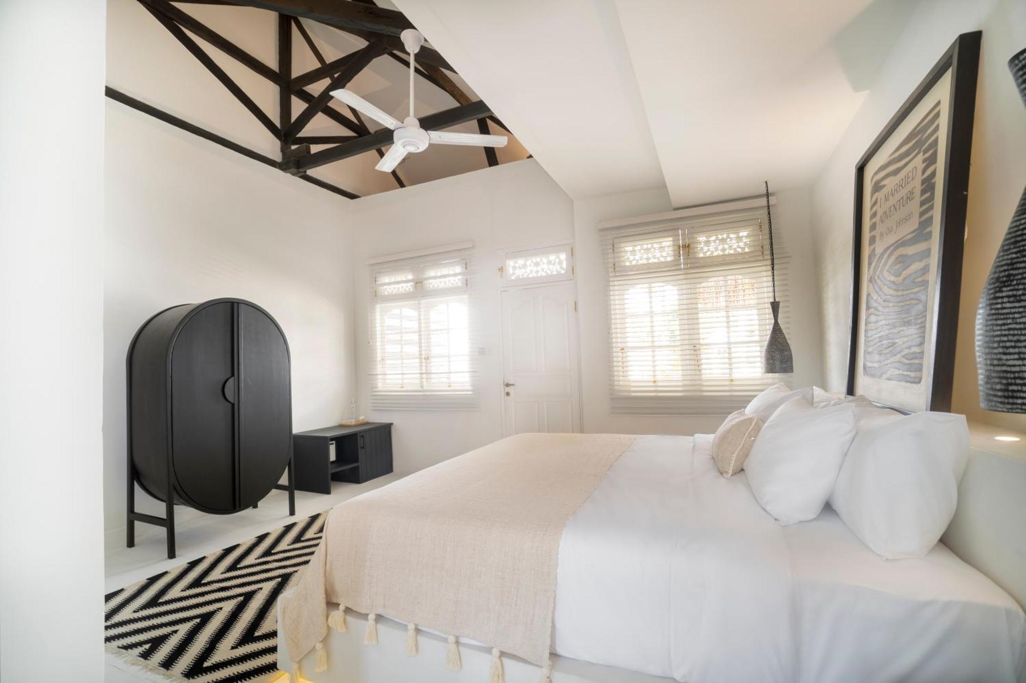 Ria Uluwatu, Tropical Chic Hotel מראה חיצוני תמונה