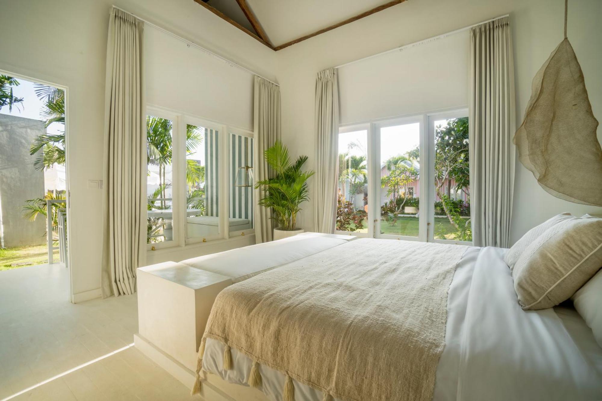 Ria Uluwatu, Tropical Chic Hotel מראה חיצוני תמונה