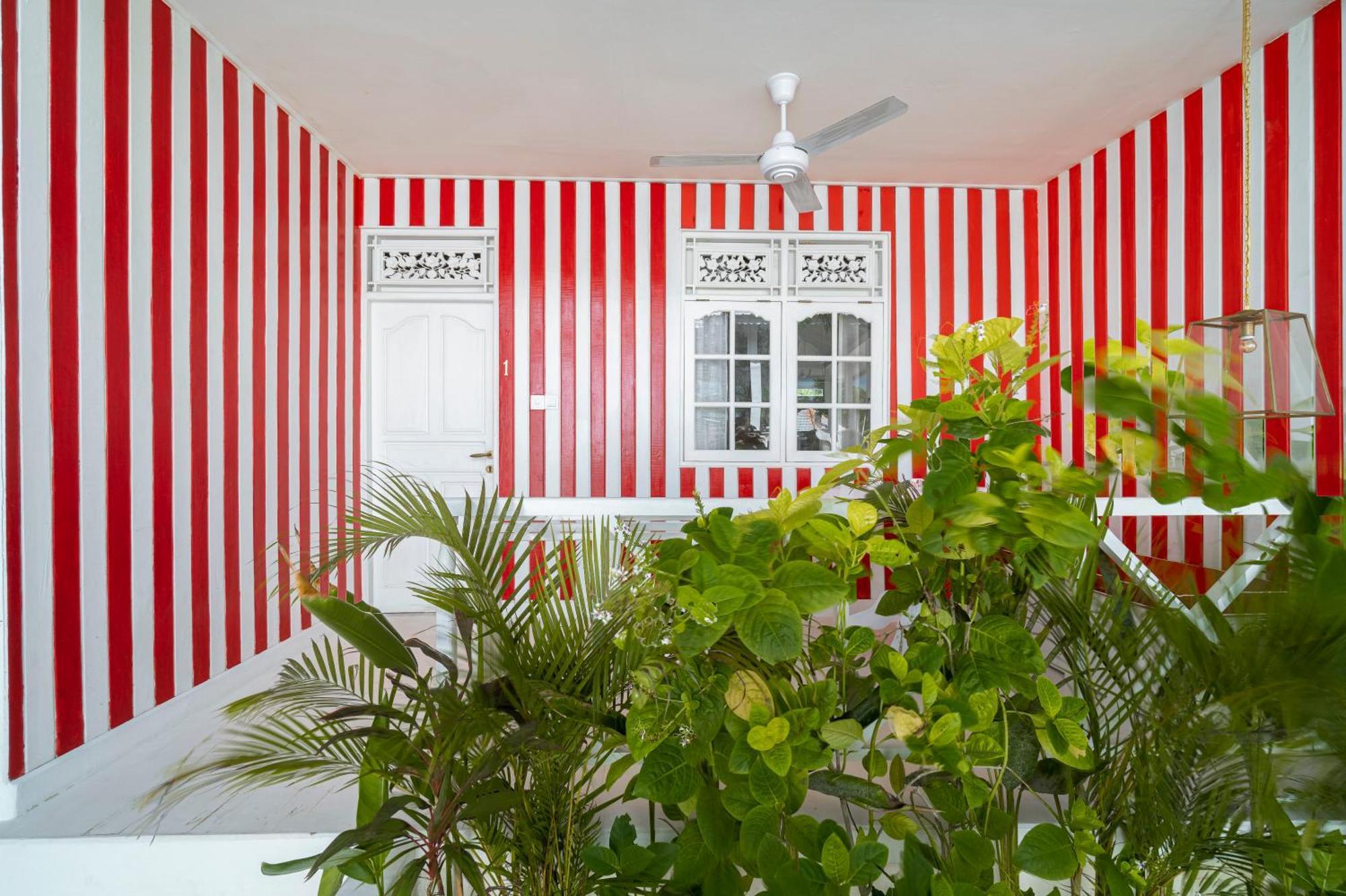 Ria Uluwatu, Tropical Chic Hotel מראה חיצוני תמונה